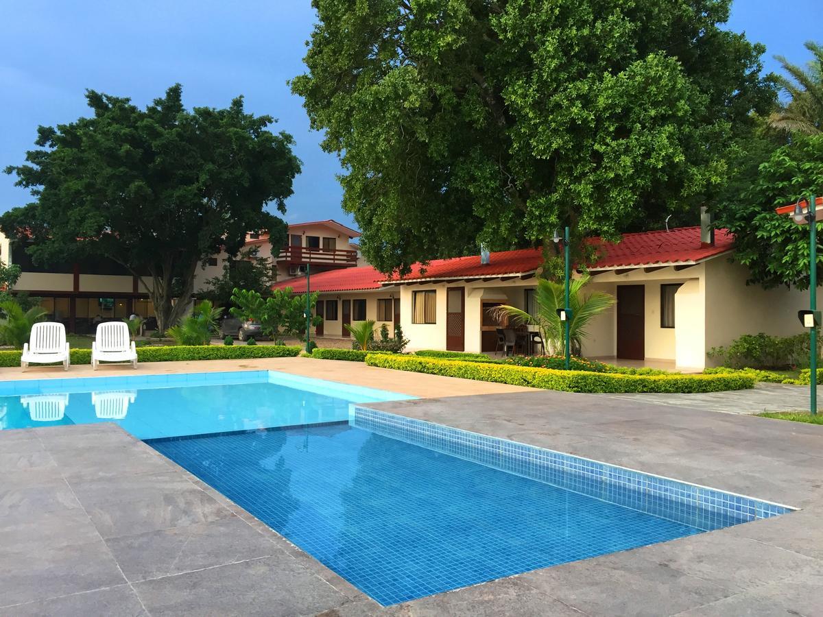 Los Jazmines Hotel Resort Warnes Exterior foto