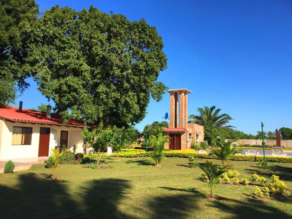 Los Jazmines Hotel Resort Warnes Exterior foto