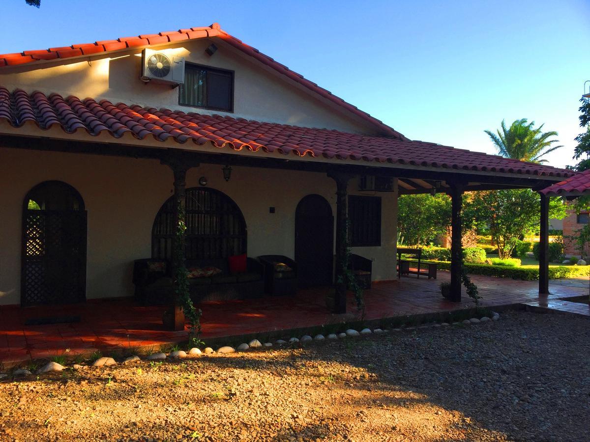 Los Jazmines Hotel Resort Warnes Exterior foto