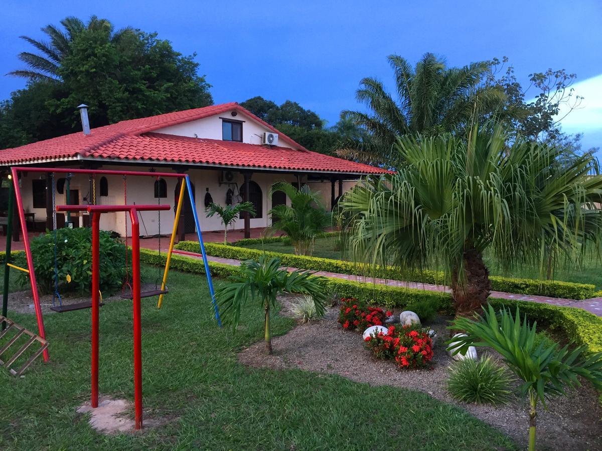 Los Jazmines Hotel Resort Warnes Exterior foto