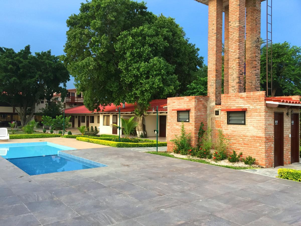 Los Jazmines Hotel Resort Warnes Exterior foto
