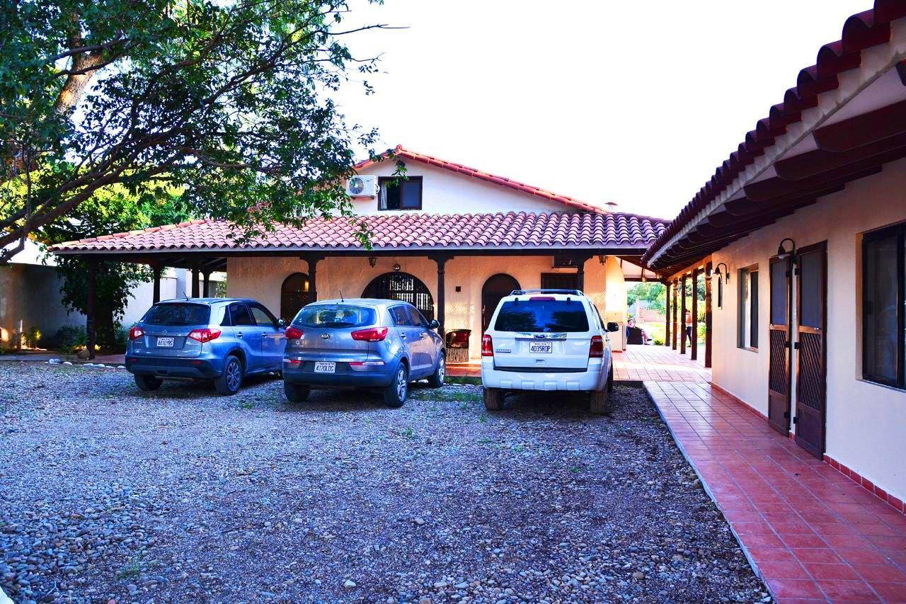Los Jazmines Hotel Resort Warnes Exterior foto