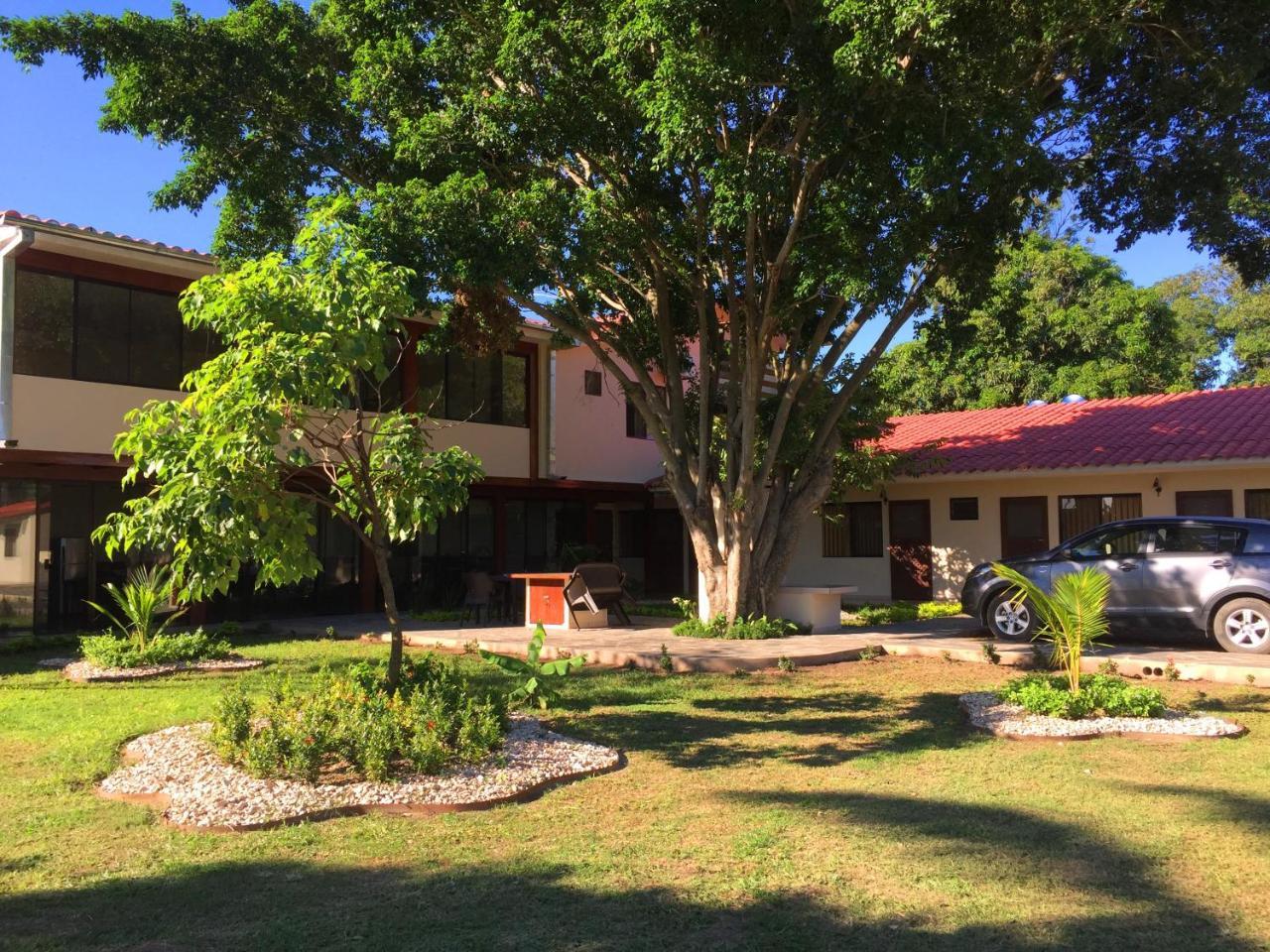 Los Jazmines Hotel Resort Warnes Exterior foto