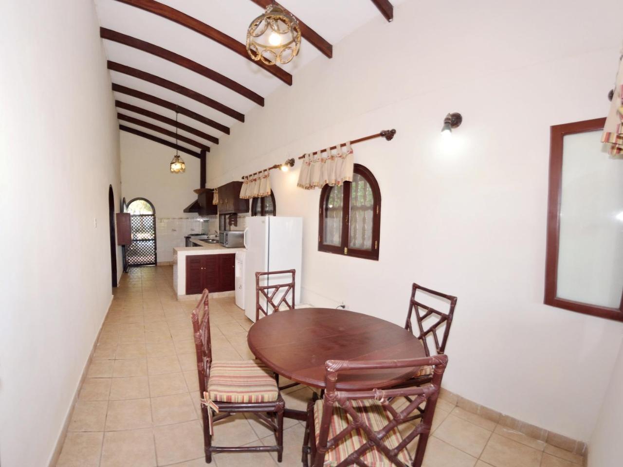 Los Jazmines Hotel Resort Warnes Exterior foto
