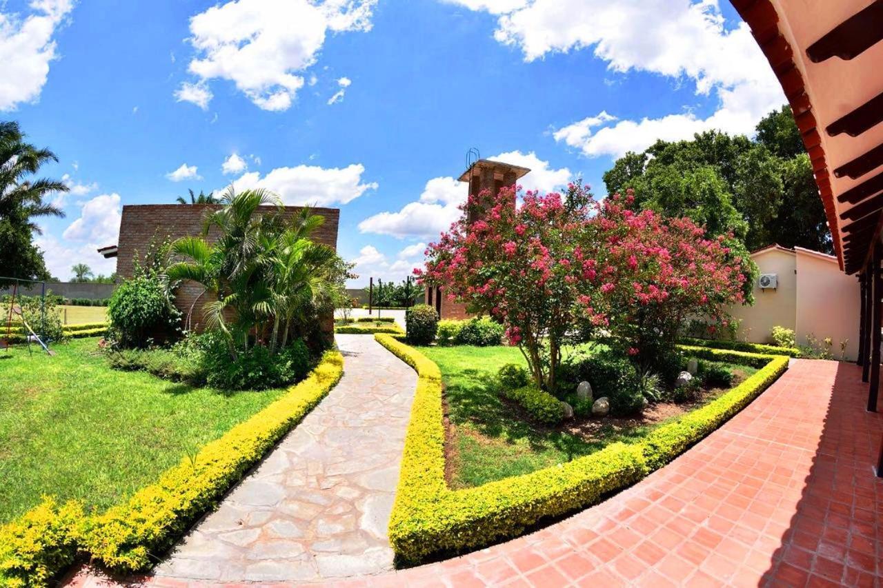 Los Jazmines Hotel Resort Warnes Exterior foto