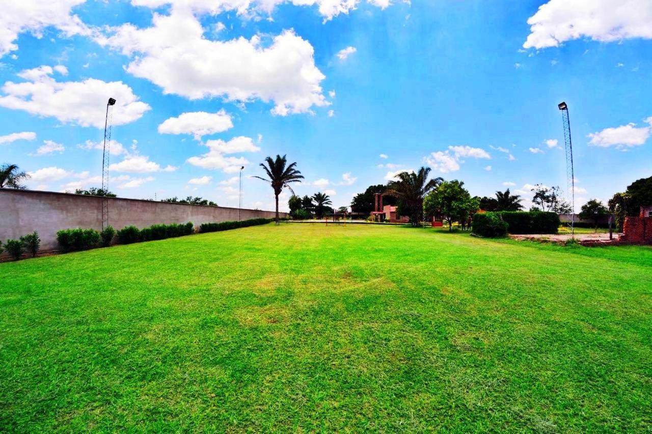 Los Jazmines Hotel Resort Warnes Exterior foto