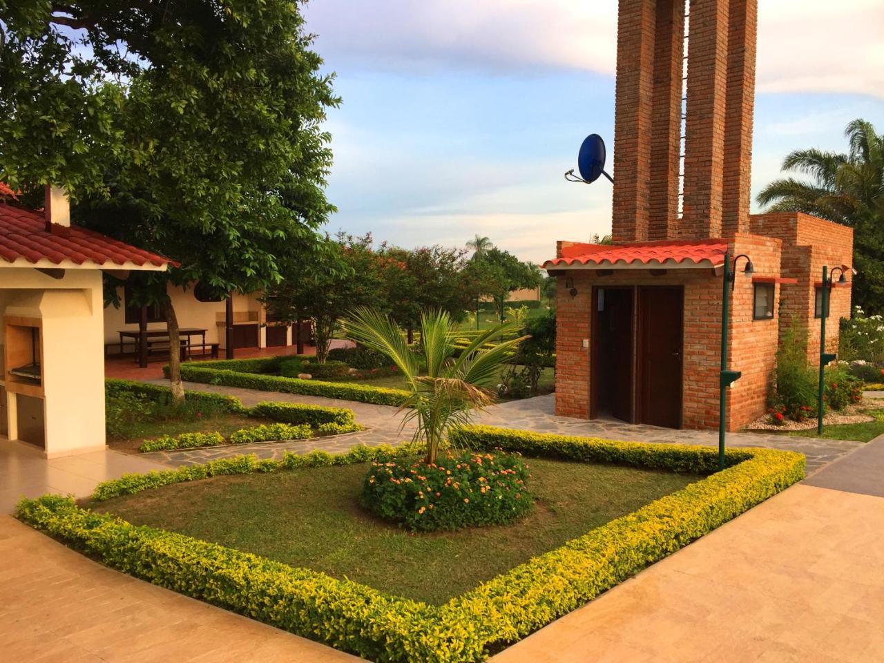 Los Jazmines Hotel Resort Warnes Exterior foto