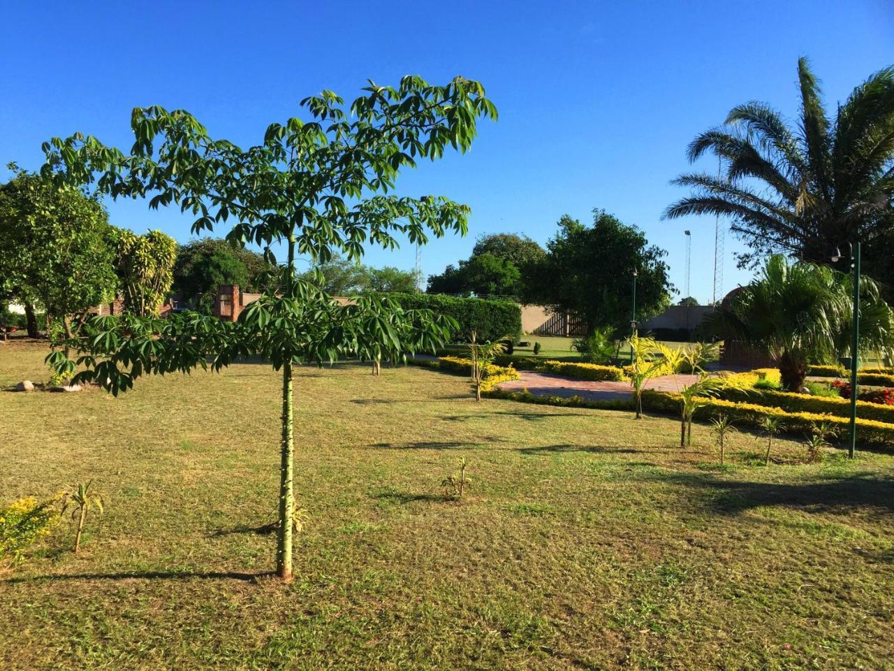Los Jazmines Hotel Resort Warnes Exterior foto
